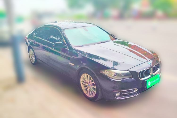 Used BMW 5 Series 2017 525Li Luxury Design Package Front Right 45 Deg