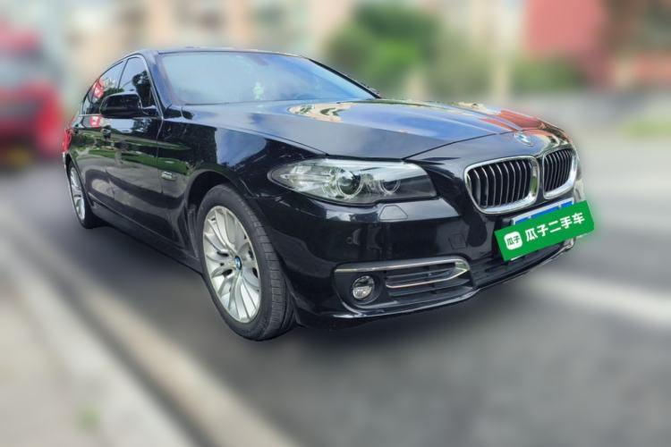Used BMW 5 Series 2017 525Li Luxury Design Package Front Right 45 Deg