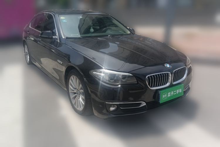 Used BMW 5 Series 2017 525Li Luxury Design Package Front Right 45 Deg