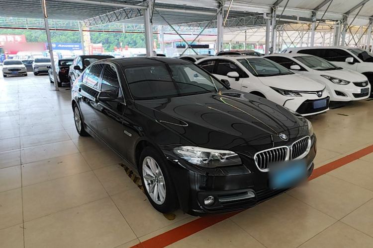 Used BMW 5 Series 2017 520Li Elegant Edition Front Right 45 Deg