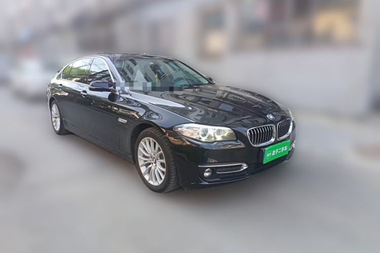 Used BMW 5 Series 2017 525Li Luxury Design Package Front Right 45 Deg