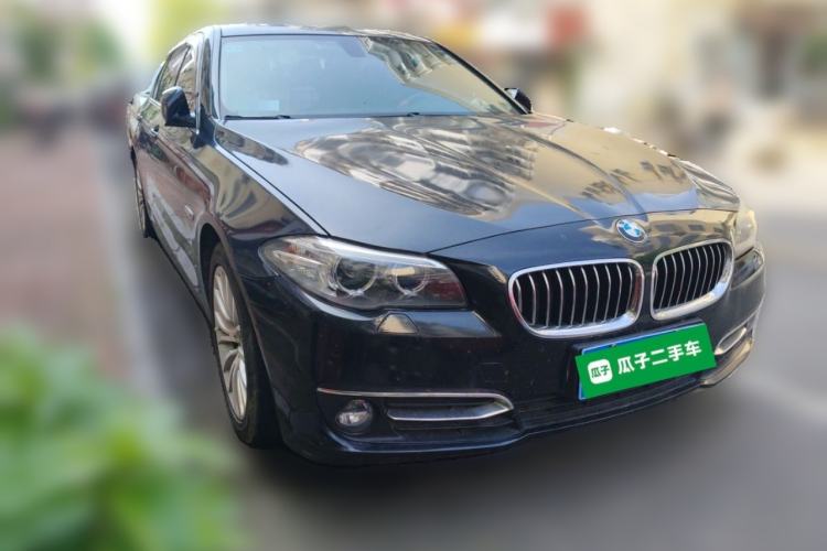 Used BMW 5 Series 2017 525Li Luxury Design Package Front Right 45 Deg