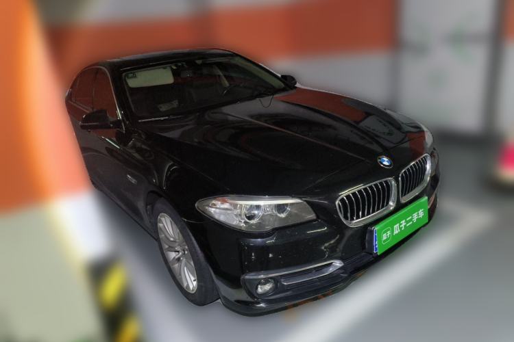 Used BMW 5 Series 2017 525Li Luxury Design Package Front Right 45 Deg