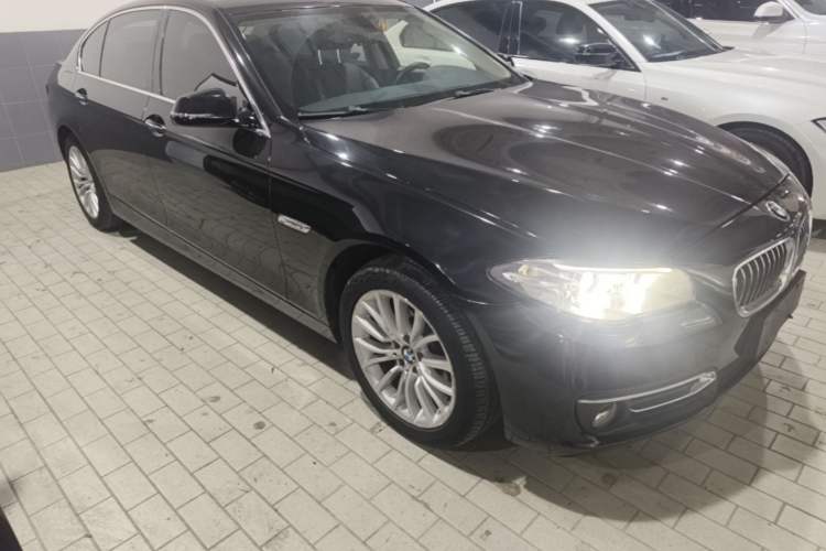 Used BMW 5 Series 2017 525Li Luxury Design Package Front Right 45 Deg