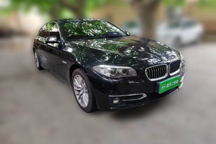 Used BMW 5 Series 2017 525Li Luxury Design Package Front Right 45 Deg