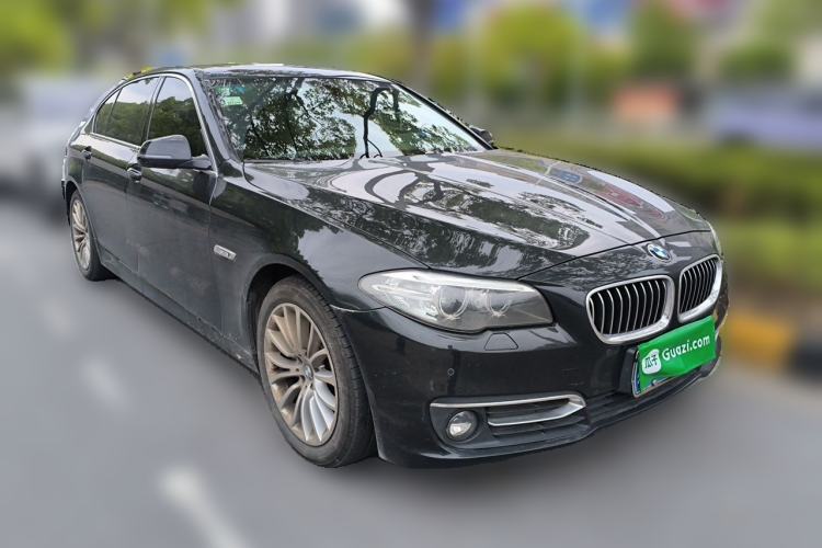 Used BMW 5 Series 2017 525Li Luxury Design Package Front Right 45 Deg