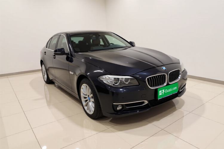Used BMW 5 Series 2017 525Li Leading Model Front Right 45 Deg