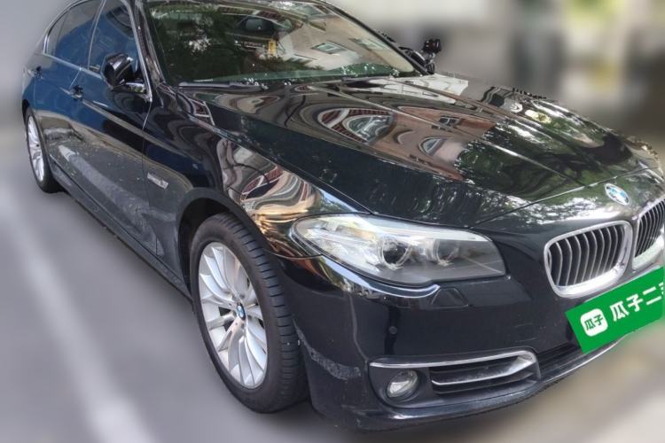 Used BMW 5 Series 2017 525Li Luxury Design Package Front Right 45 Deg
