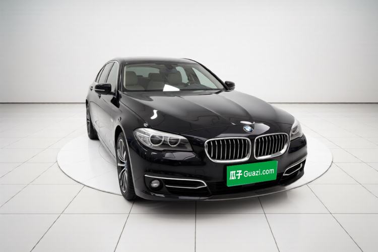Used BMW 5 Series 2017 525Li Luxury Design Package Front Right 45 Deg