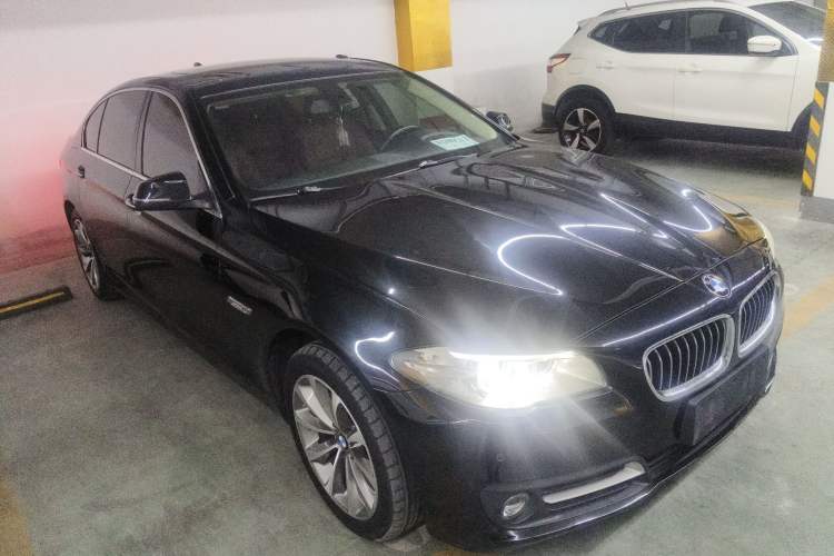 Used BMW 5 Series 2017 525Li Leading Model Front Right 45 Deg