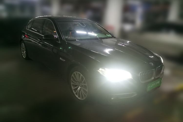 Used BMW 5 Series 2017 525Li Luxury Design Package Front Right 45 Deg