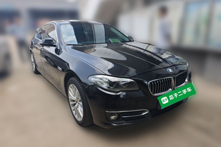 Used BMW 5 Series 2017 525Li Luxury Design Package Front Right 45 Deg
