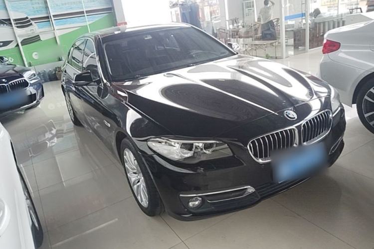 Used BMW 5 Series 2017 525Li Luxury Design Package Front Right 45 Deg