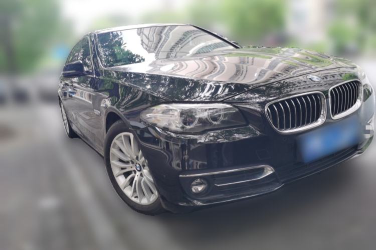 Used BMW 5 Series 2017 525Li Luxury Design Package Front Right 45 Deg