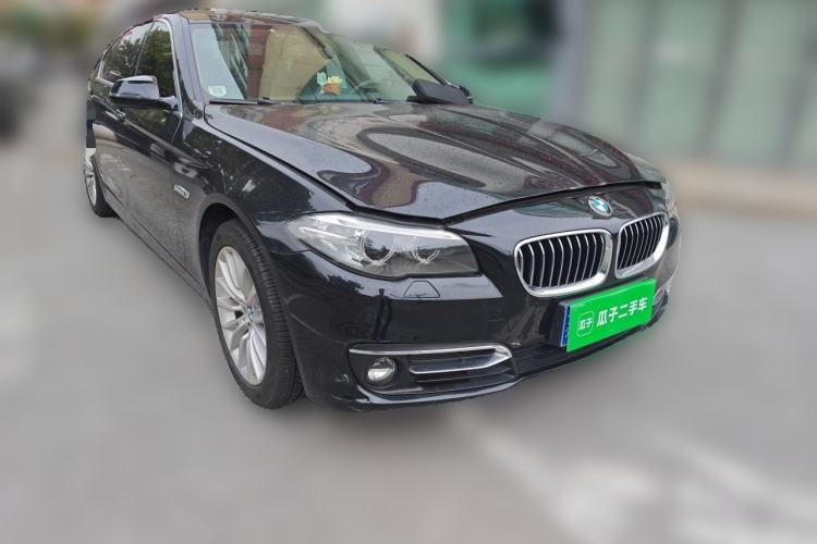 Used BMW 5 Series 2017 525Li Luxury Design Package Front Right 45 Deg