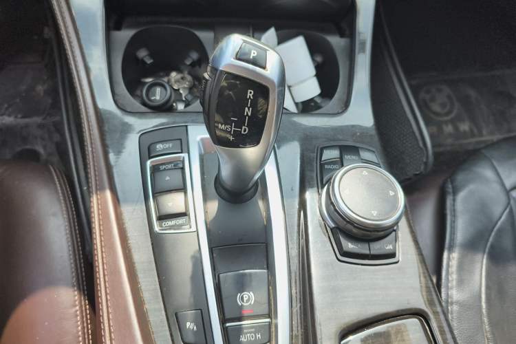 Used BMW 5 Series 2017 525Li Luxury Design Package Gear Lever
