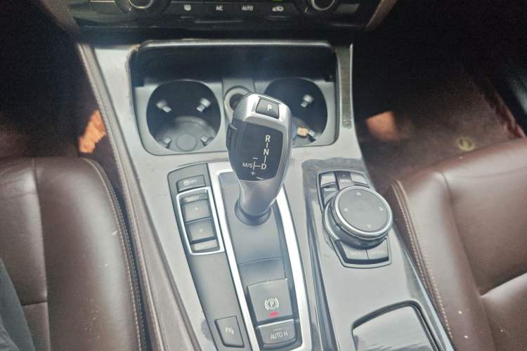 Used BMW 5 Series 2017 525Li Luxury Design Package Gear Lever