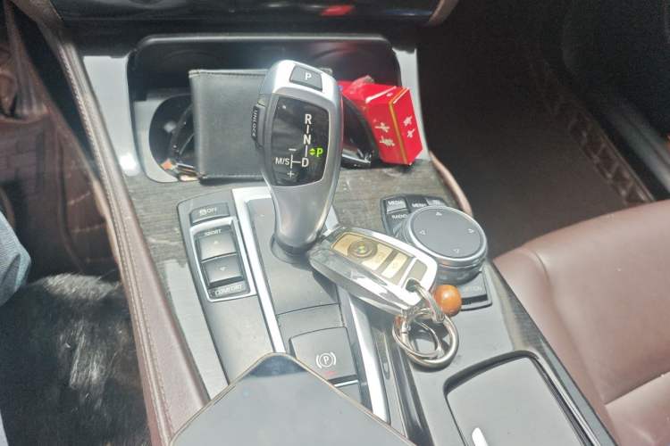 Used BMW 5 Series 2017 525Li Luxury Design Package Gear Lever