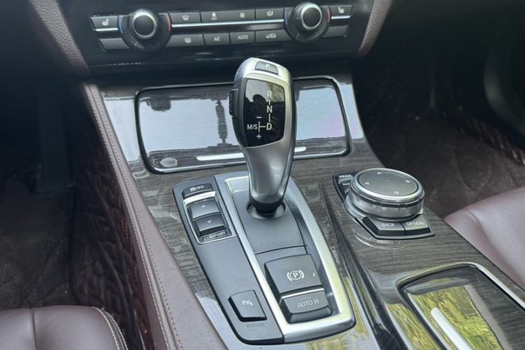 Used BMW 5 Series 2017 525Li Luxury Design Package Gear Lever