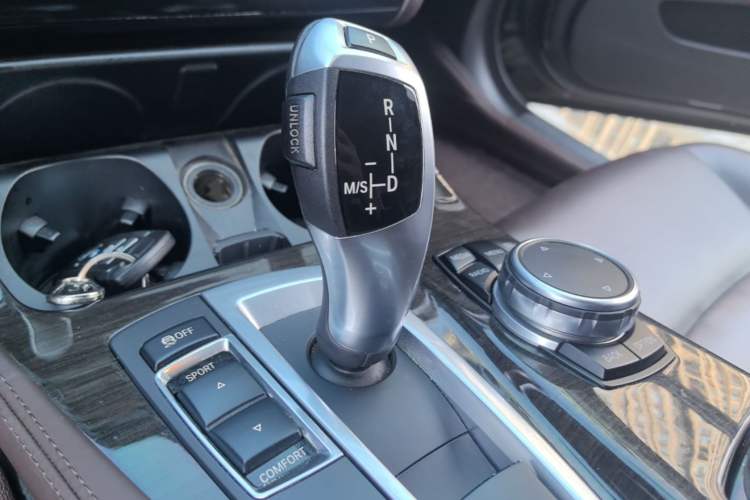 Used BMW 5 Series 2017 525Li Luxury Design Package Gear Lever