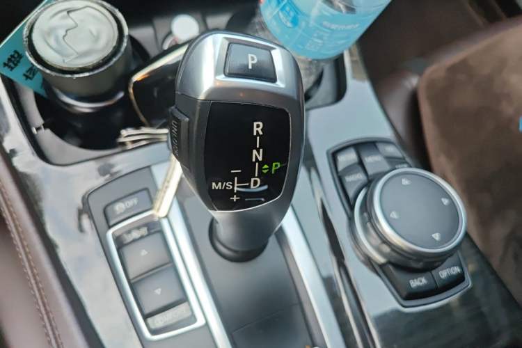 Used BMW 5 Series 2017 525Li Luxury Design Package Gear Lever