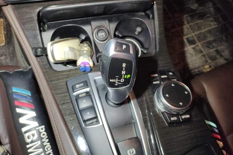Used BMW 5 Series 2017 525Li Luxury Design Package Gear Lever