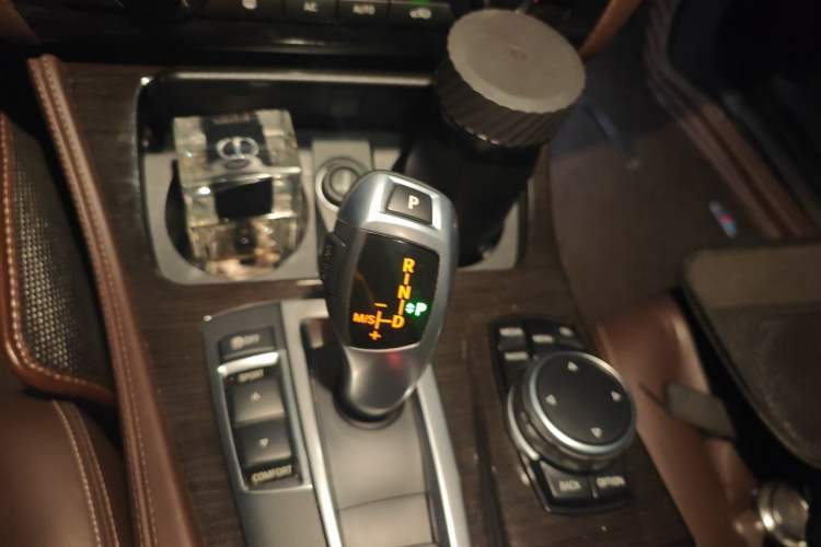 Used BMW 5 Series 2017 525Li Luxury Design Package Gear Lever