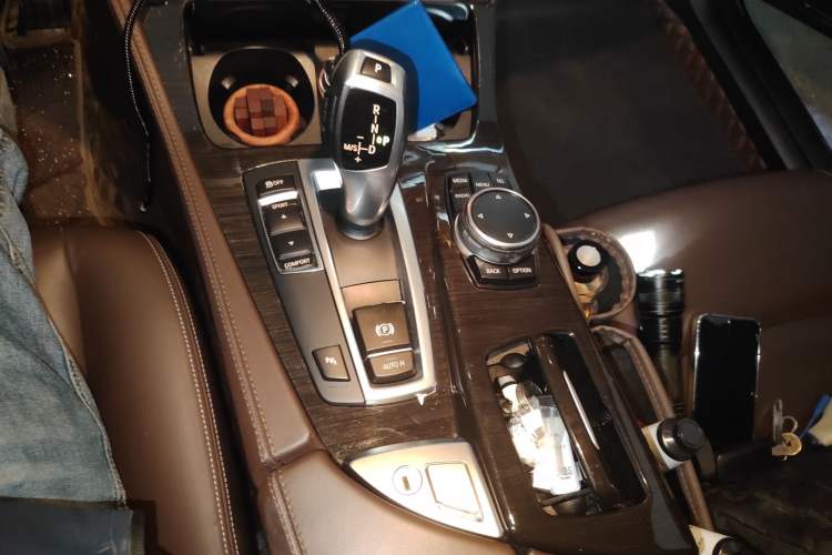 Used BMW 5 Series 2017 525Li Luxury Design Package Gear Lever