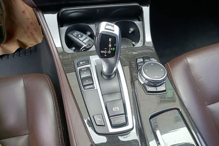 Used BMW 5 Series 2017 525Li Luxury Design Package Gear Lever