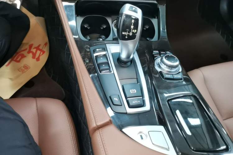 Used BMW 5 Series 2017 525Li Leading Model Gear Lever