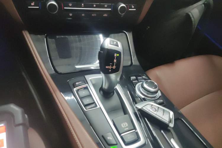 Used BMW 5 Series 2017 520Li Elegant Edition Gear Lever