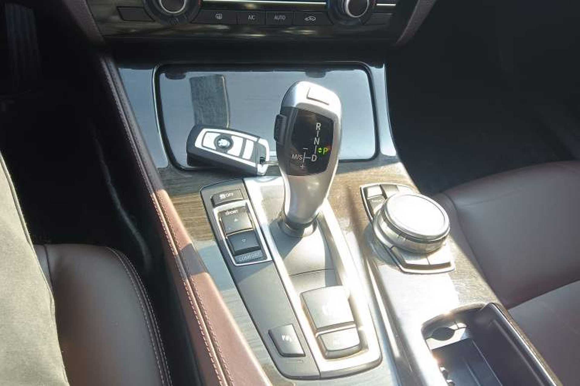 Used BMW 5 Series 2017 525Li Luxury Design Package Gear Lever