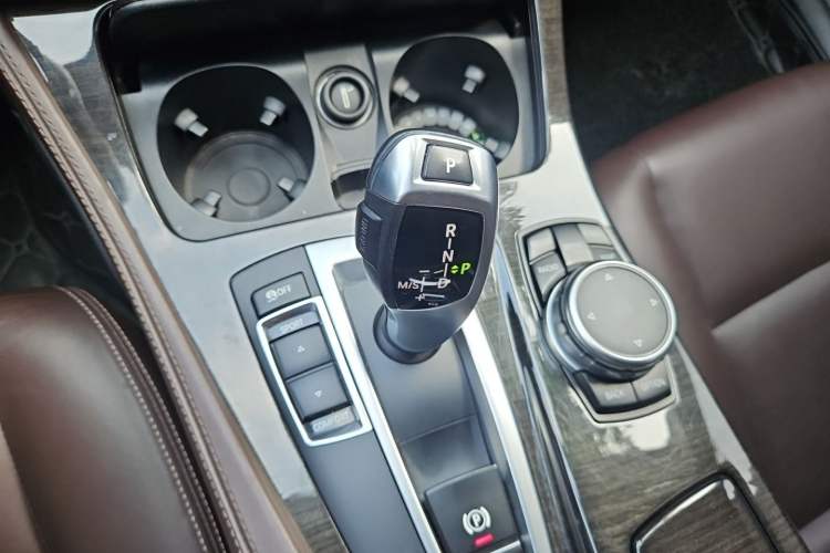 Used BMW 5 Series 2017 525Li Luxury Design Package Gear Lever