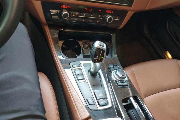 Used BMW 5 Series 2017 525Li Leading Model Gear Lever