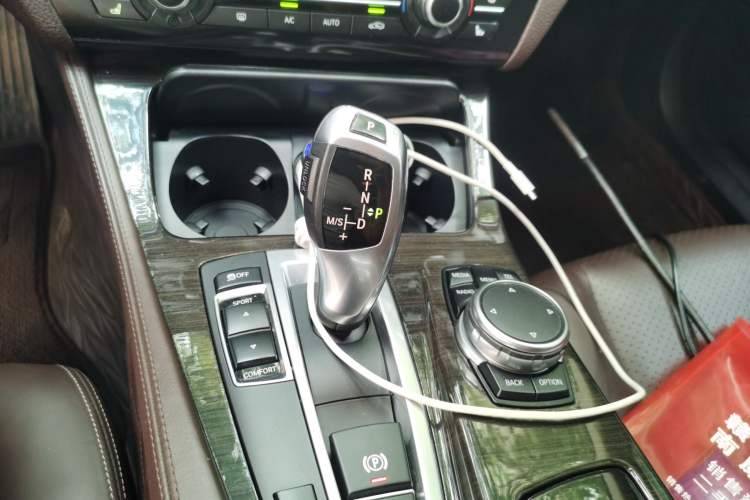 Used BMW 5 Series 2017 525Li Luxury Design Package Gear Lever