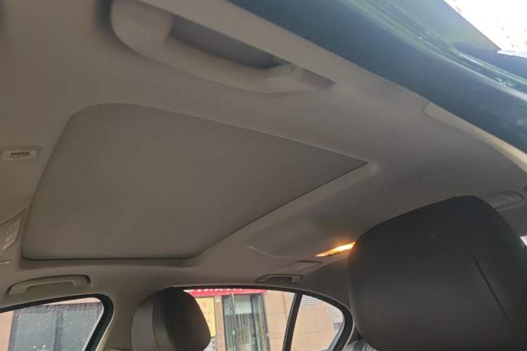 Used BMW 5 Series 2017 525Li Luxury Design Package Headliner