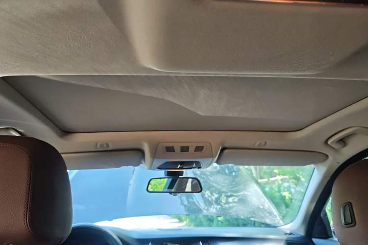 Used BMW 5 Series 2017 525Li Leading Model Headliner