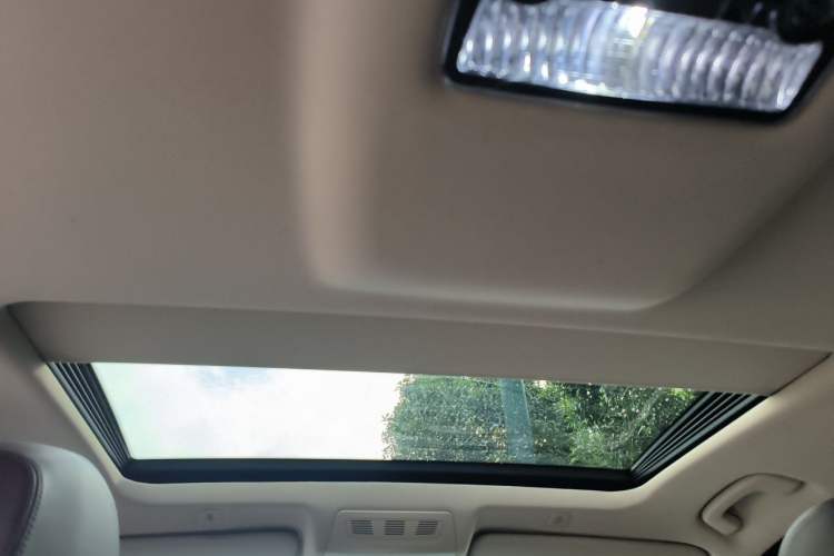 Used BMW 5 Series 2017 525Li Luxury Design Package Headliner