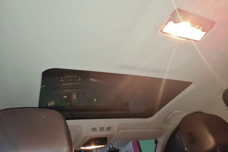 Used BMW 5 Series 2017 525Li Luxury Design Package Headliner