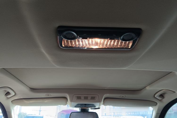 Used BMW 5 Series 2017 525Li Luxury Design Package Headliner