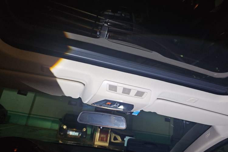 Used BMW 5 Series 2017 525Li Luxury Design Package Headliner