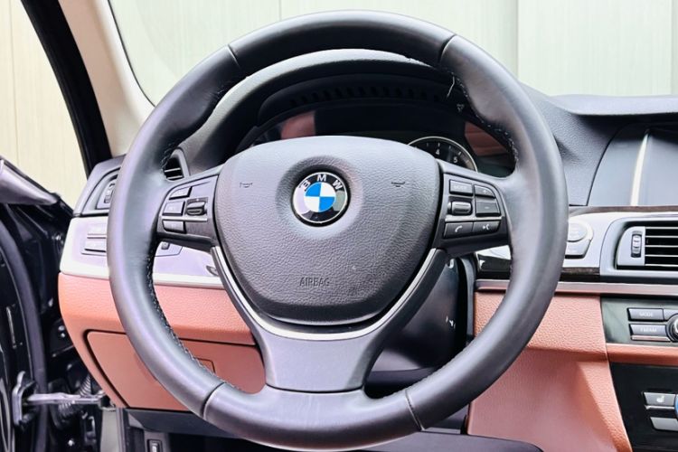 Used BMW 5 Series 2017 525Li Leading Model Interior 2