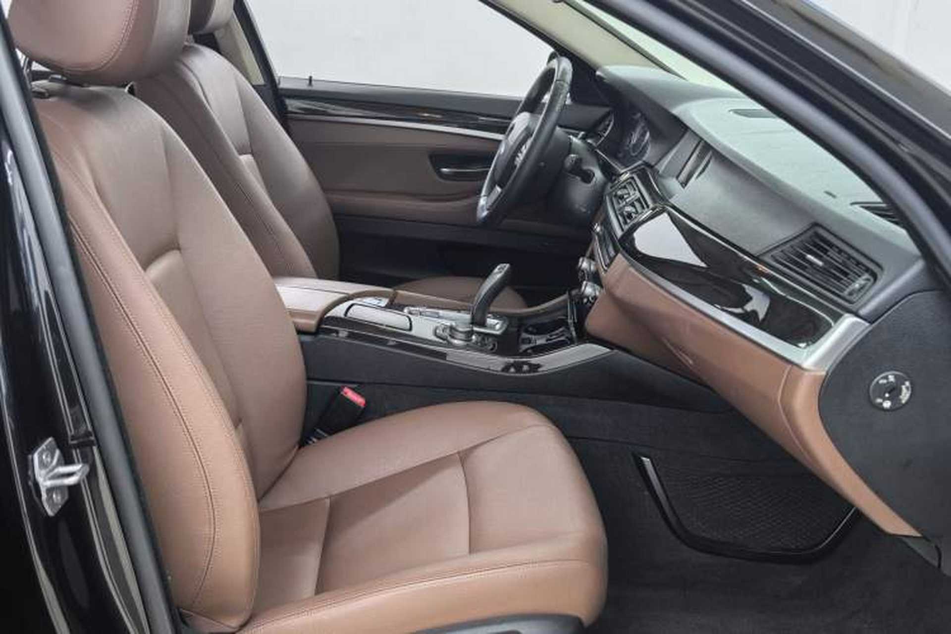 Used BMW 5 Series 2017 525Li Leading Model Interior 2