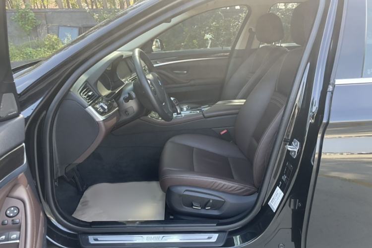 Used BMW 5 Series 2017 525Li Luxury Design Package Interior 2