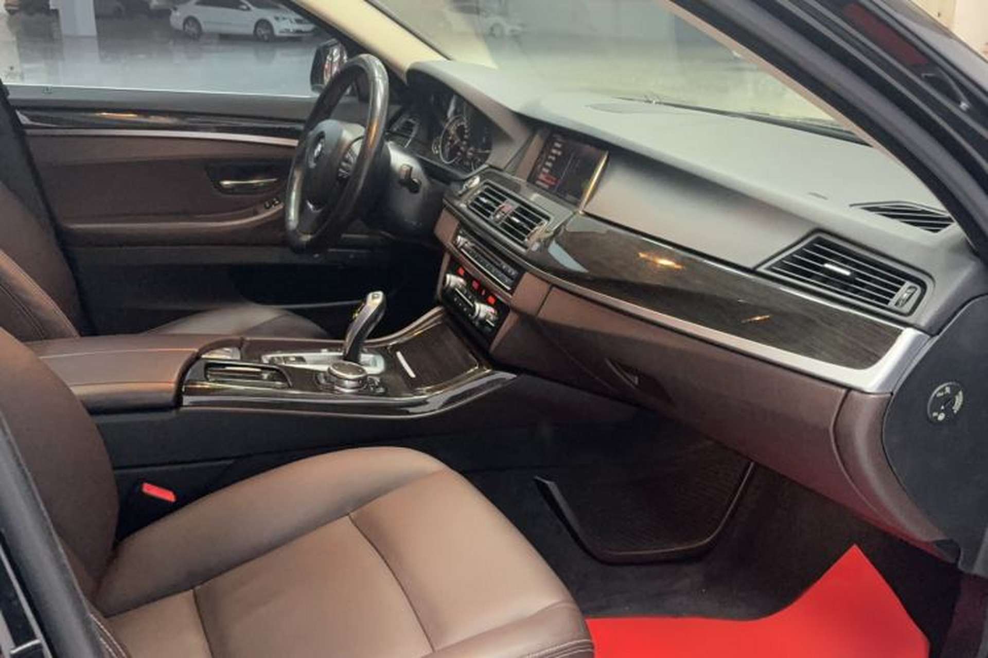 Used BMW 5 Series 2017 525Li Luxury Design Package Interior 3
