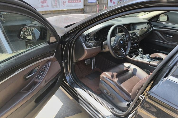 Used BMW 5 Series 2017 525Li Luxury Design Package Interior 3