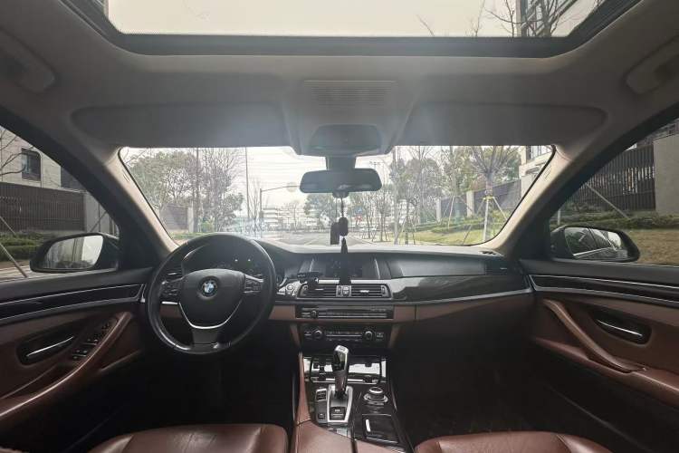 Used BMW 5 Series 2017 525Li Leading Model Interior 3