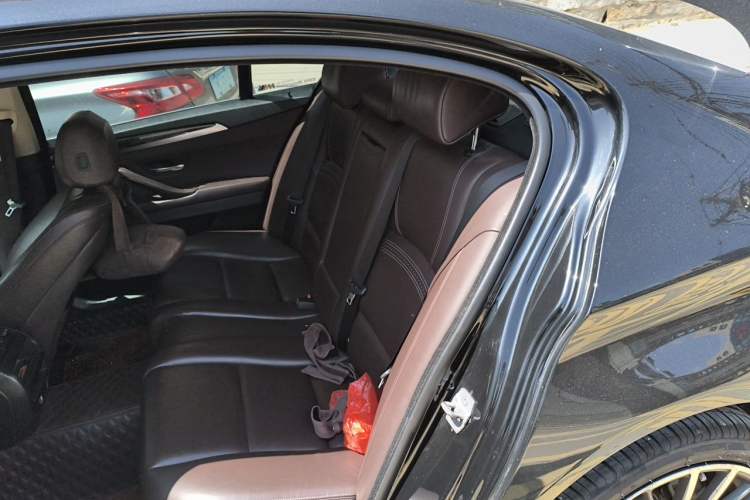 Used BMW 5 Series 2017 525Li Luxury Design Package Interior 4