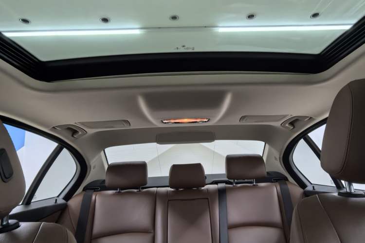 Used BMW 5 Series 2017 525Li Leading Model Interior 6