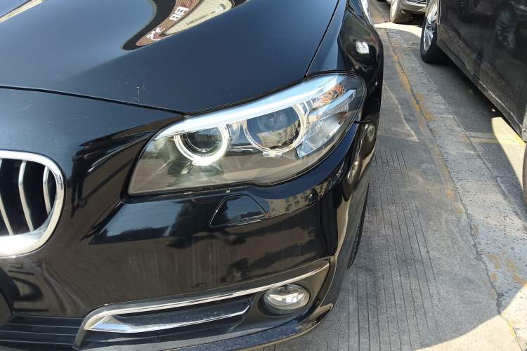 Used BMW 5 Series 2017 525Li Luxury Design Package Left Front Headlight